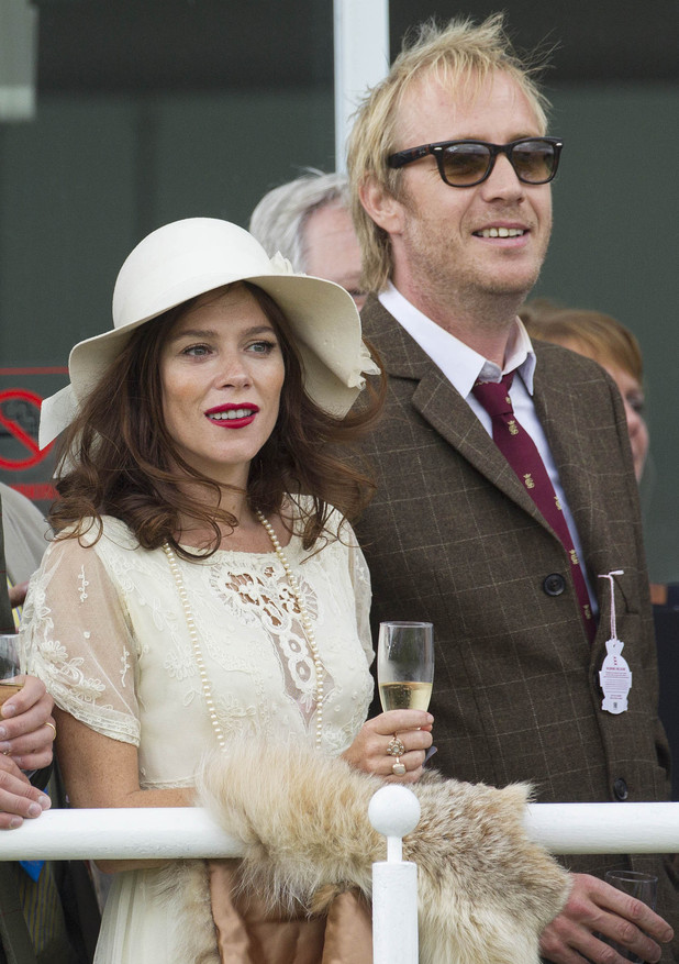 Anna Friel and Rhys Ifans