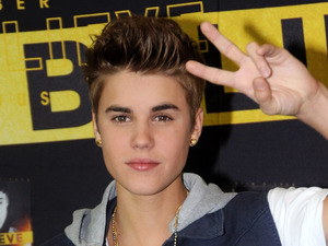Justin Bieber, peace sign