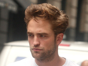 Robert Pattinson
seen returning to his car exposing his blue and white underwear
New York City