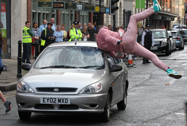 Robbie Williams, music video