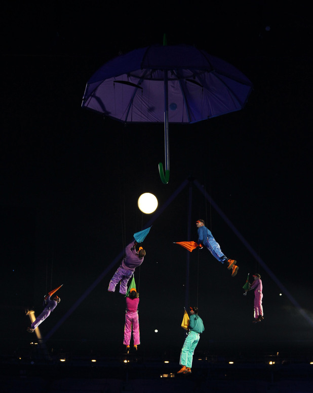 umberella performers