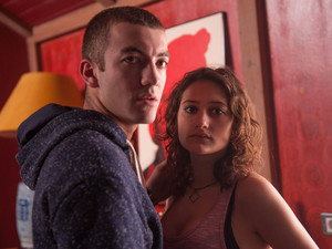 Jono catches Bart and Lola kissing.