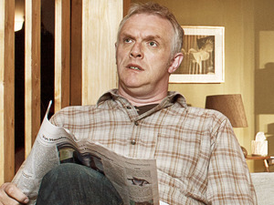 Cuckoo: Ken (GREG DAVIES), Cuckoo (ANDY SAMBERG)