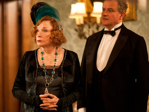 Downton Abbey S03E02: Shirley MacLaine as Martha Levinson, Hugh Bonneville as Robert