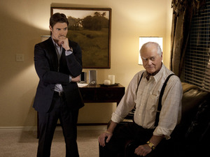 Dallas S01E03 - 'The Price You Pay': Josh Henderson as John Ross Ewing and Larry Hagman as J.R. Ewing 