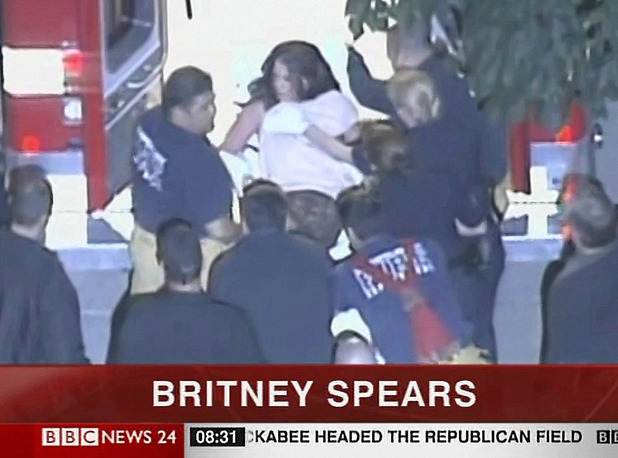 Britney Spears taken to hopsital in an ambulance, Los Angeles, 4 Jan 2008