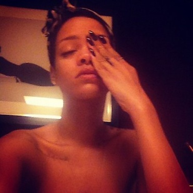 Rihanna, twitter