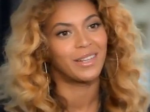 Women's Voices - Join Women for Obama (Beyonce still)