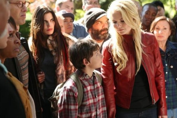 Once Upon A Time S02E01: 'Broken'