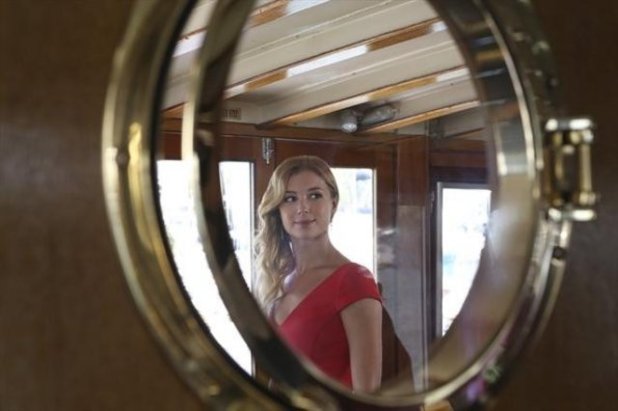 Revenge S02E01: 'Destiny'