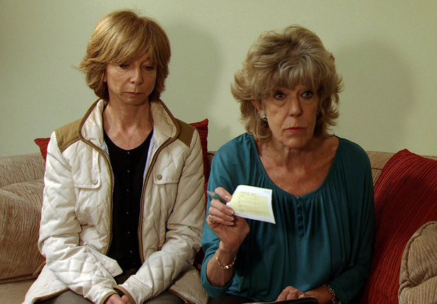 Everyone is stunned when Audrey writes Penny a cheque for £10k to cover the money that Lewis stole off her
