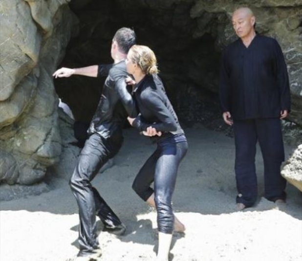 Revenge S02E01: 'Destiny'