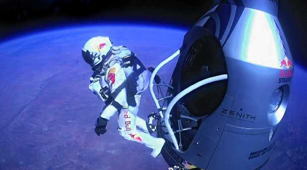 Felix Baumgartner freefall space jump
