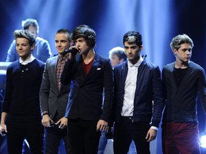 One Direction perform on Sweden's The X Factor
