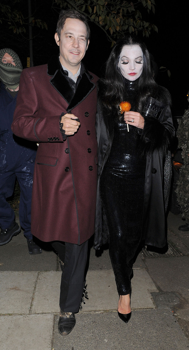 Kate Moss and Jamie Hince
leaving a Halloween party held at the home of television presenter Jonathan Ross.
London, England