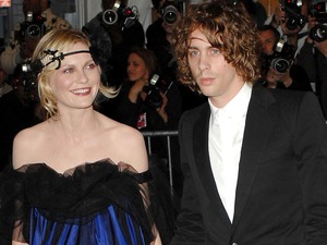 Kirsten Dunst, Johnny Borrell, weird celebrity couples, 2007