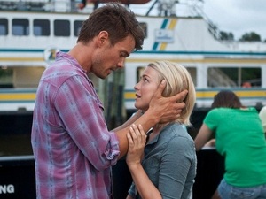 Julianne Hough, Josh Duhamel in 'Safe Haven'