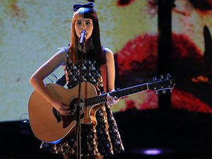 The Voice USA (Season 3, Episode 19) Live shows: Melanie Martinez