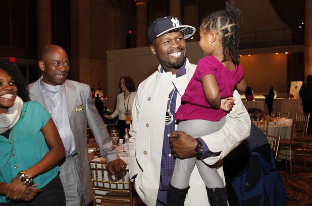 showbiz_50_cent_food_bank_greeting_2.jpg