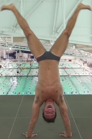 Tom Daley does Mo Farah's 'Mobot'