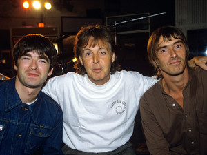 Paul McCartney, Noel Gallagher, Ian Brown record 'Help' album for War Child in 1995.