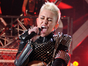 Miley Cyrus, VH1 Divas 2012