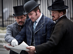 'Ripper Street' S01E04: Sidney Ressler (PATRICK BALADI), Edmund Reid (MATTHEW MACFADYEN), Bennet Drake (JEROME FLYNN)