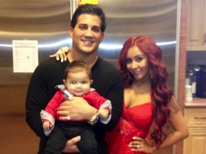 Jersey Shore's Snooki spends Valentine's Day with Jionni and son Lorenzo - 14 Feb 2013
