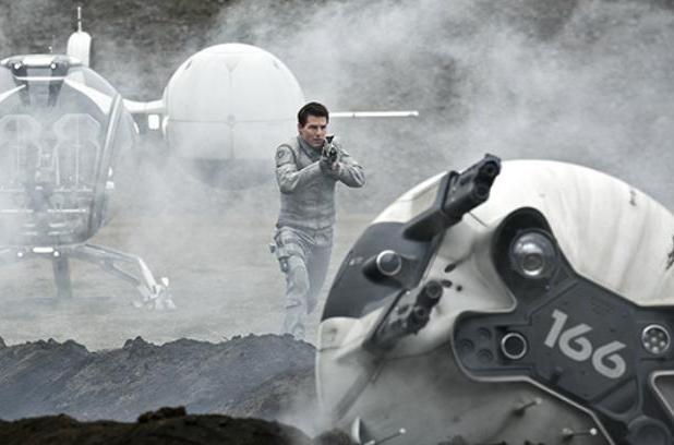 Tom Cruise in 'Oblivion' (2013)