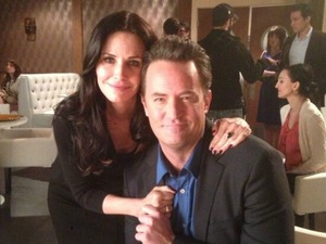 Courteney Cox and Matthew Perry reunited on set of Go On. 