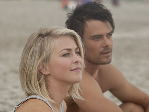 Julianne Hough, Josh Duhamel, Safe Haven