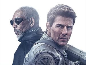 Tom Cruise and Morgan Freeman in 'Oblivion'. 