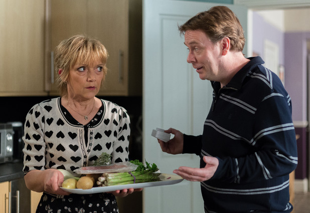 Jean attempts to rustle up a meal to match up to Ian's standards for the new restaurant.