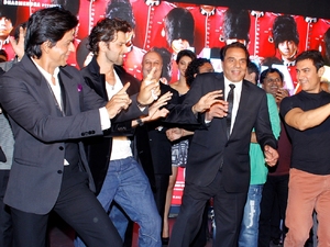 Shahrukh Khan, Hrithik Roshan, Dharmendra and Aamir Khan during the music launch ceremony of Yamla Pagla Deewana 2 in Mumbai
