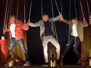 The Wanted in 'Walks Like Rihanna' video