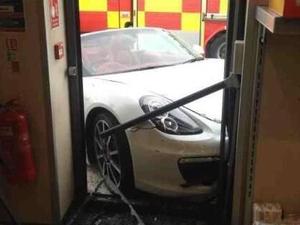 Porsche crashes into Aldi supermarket