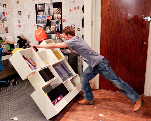 David is unable to contain his anger and destroys Nick's flat