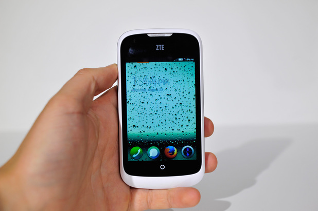How to open the back of a zte phone how to open the back of a zte phone not that