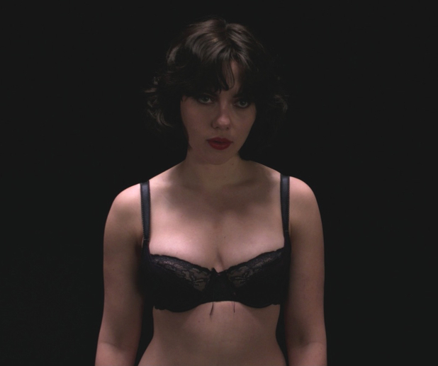 شاهد فيلم Under the Skin 2013 بجودة عالية اون لاين 720p