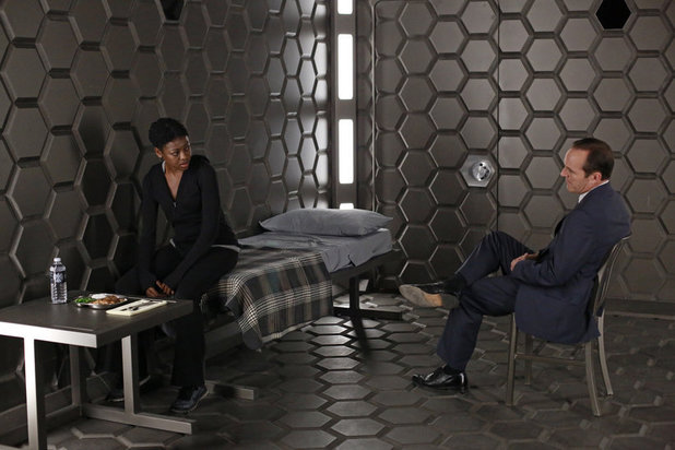Pascale Armand as Akela Amadour and Clark Gregg as Phil Coulson in 'Agents of SHIELD' S01E04: 'Eye Spy'