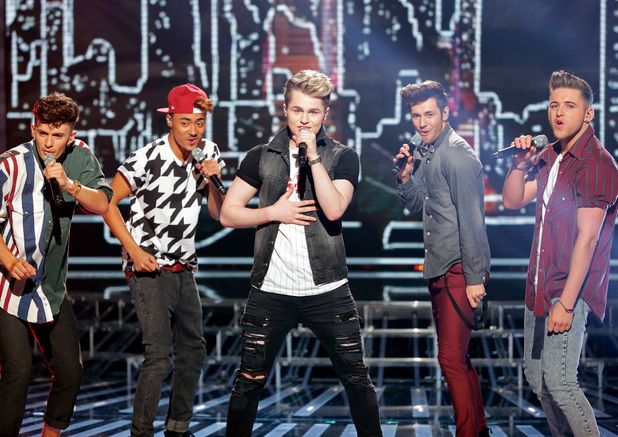 Kingsland Road perform 'Pretty Woman'.