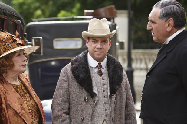 Shirley Maclaine as Martha Levinson, Paul Giamatti as Harold Levinson & Jim Carter as Mr Carson in Downton Abbey Christmas Special