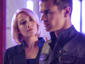 Theo James and Kate Winslet in Divergent
