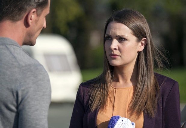 Patrick lies to Sienna