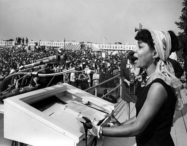Ruby Dee speaks at the 1963 March on Washington