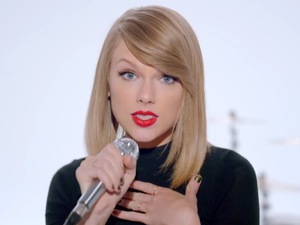 Taylor Swift 'Shake It Off' music video still.