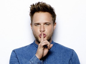 Olly Murs press shot 2014.