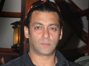 Salman Khan, Aamir Khan more influential on Twitter than SRK ...