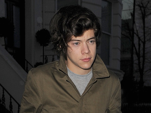 Harry Styles leaves a house party in Notting Hill at 7am