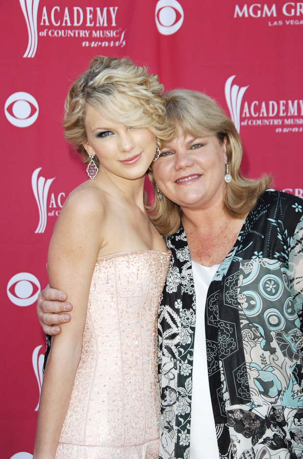 Taylor Swift, Andrea, - Celebrities and their mums - Digital Spy